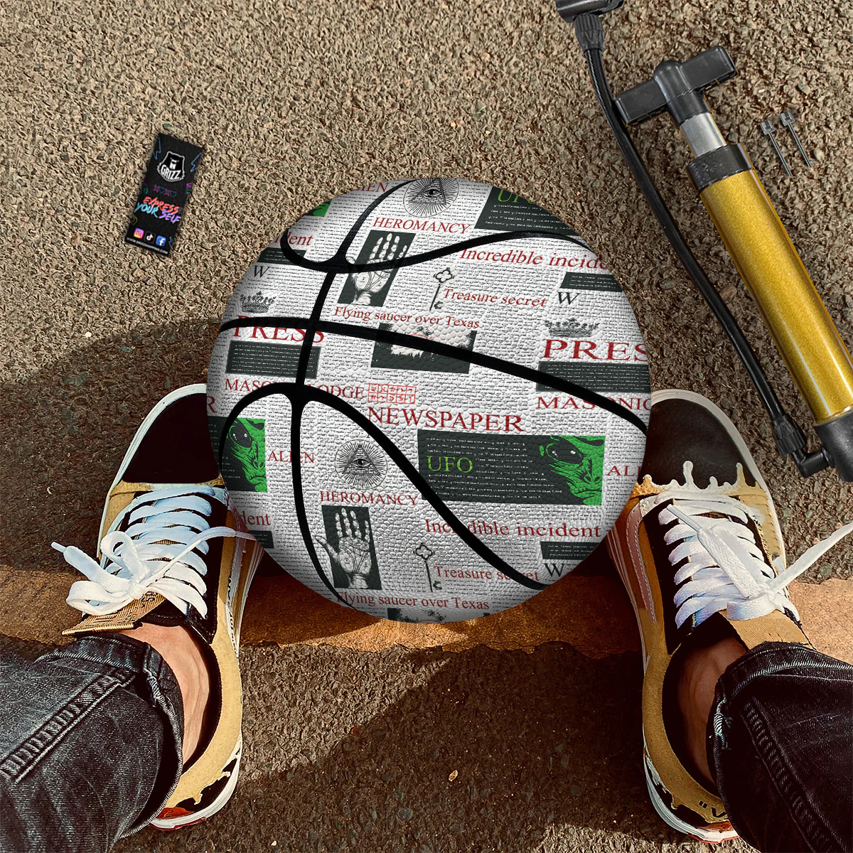 Newspaper Aliens Topic Print Pattern Basketball - Image 2