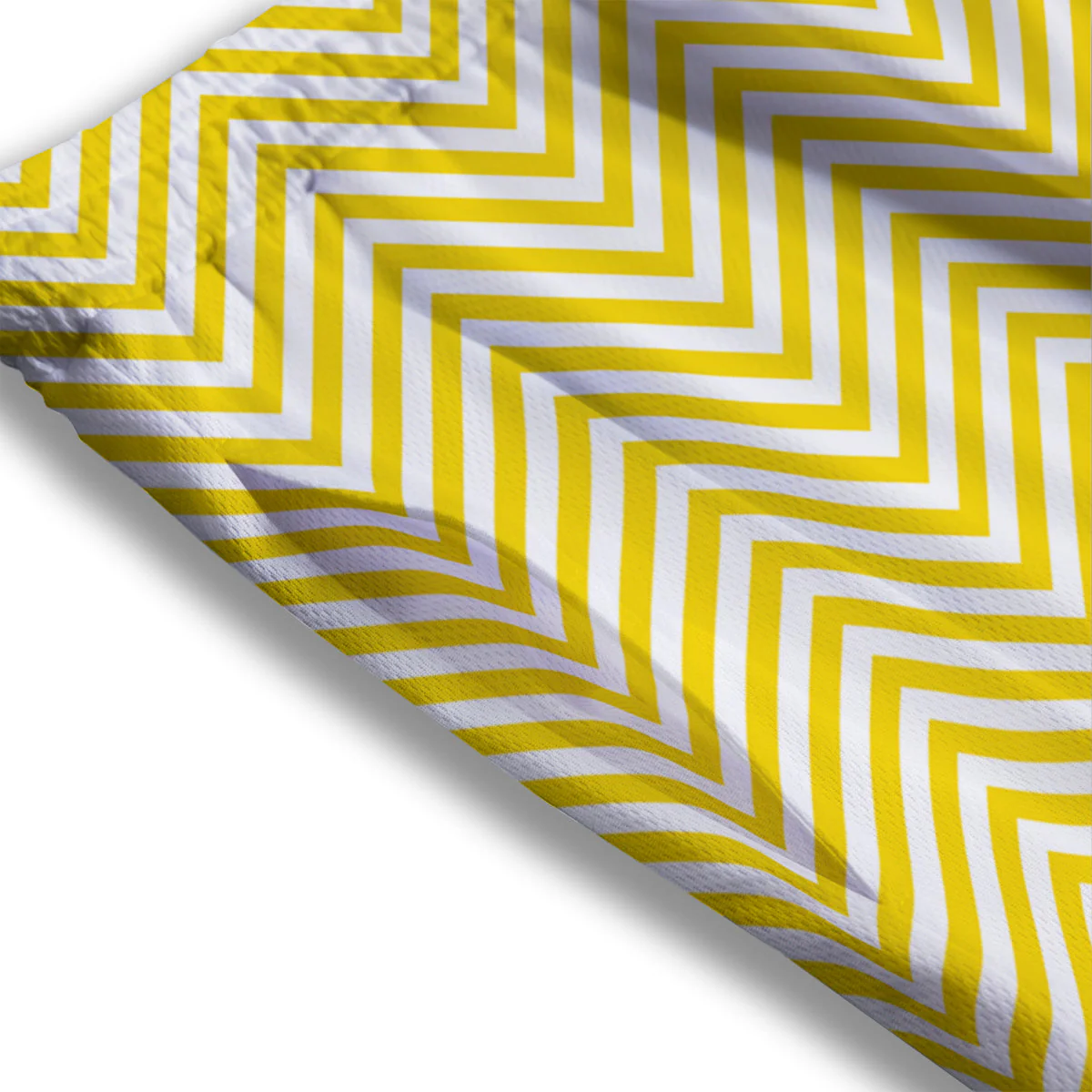 Zigzag Yellow And White Print Pattern Mesh Shorts - Image 3