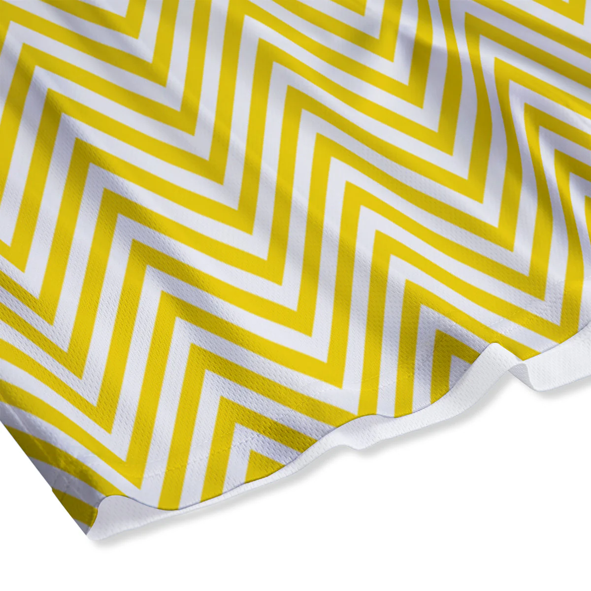 Zigzag Yellow And White Print Pattern Mesh Shorts - Image 4