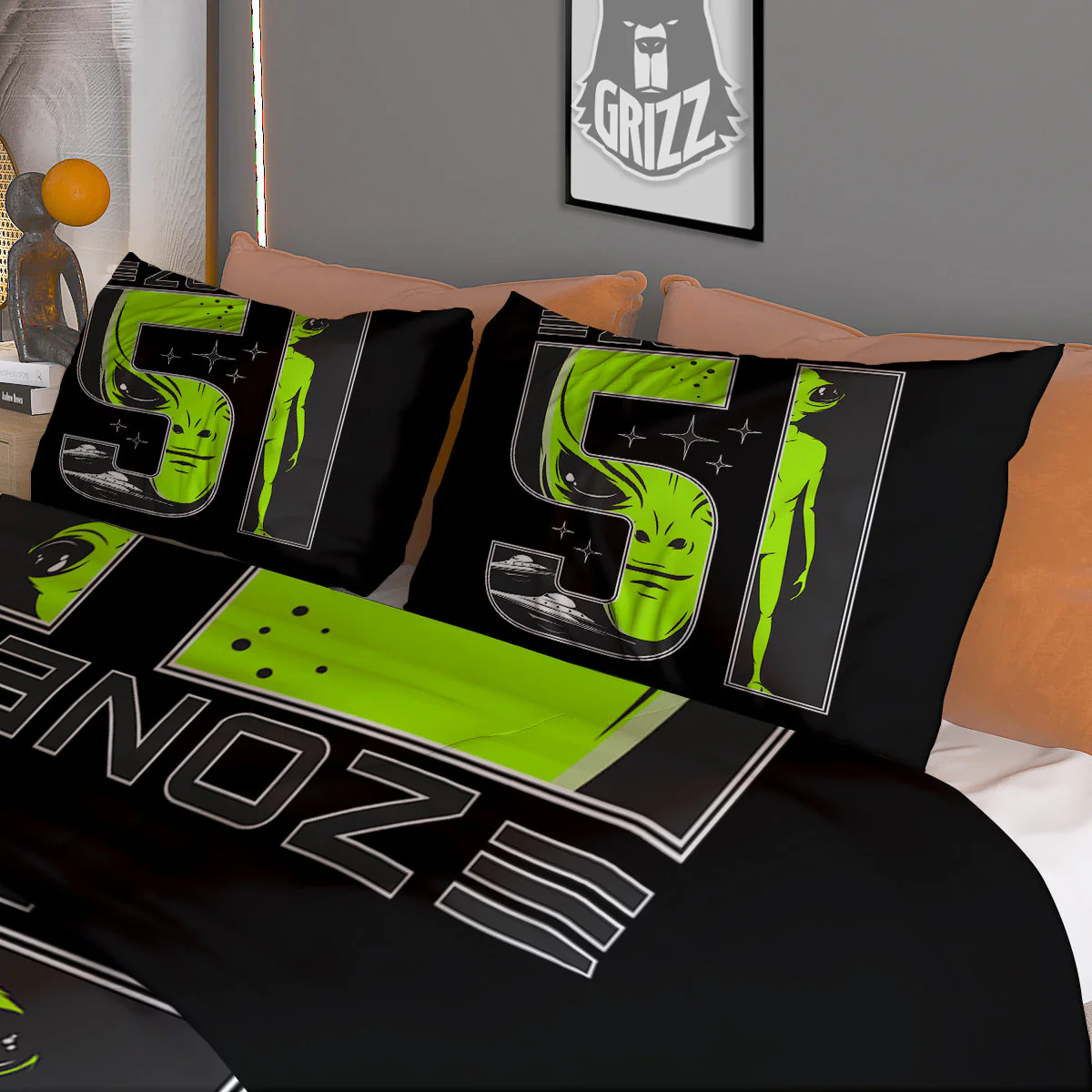 Zone 51 Alien And UFO Print Duvet Cover Bedding Set - Image 3